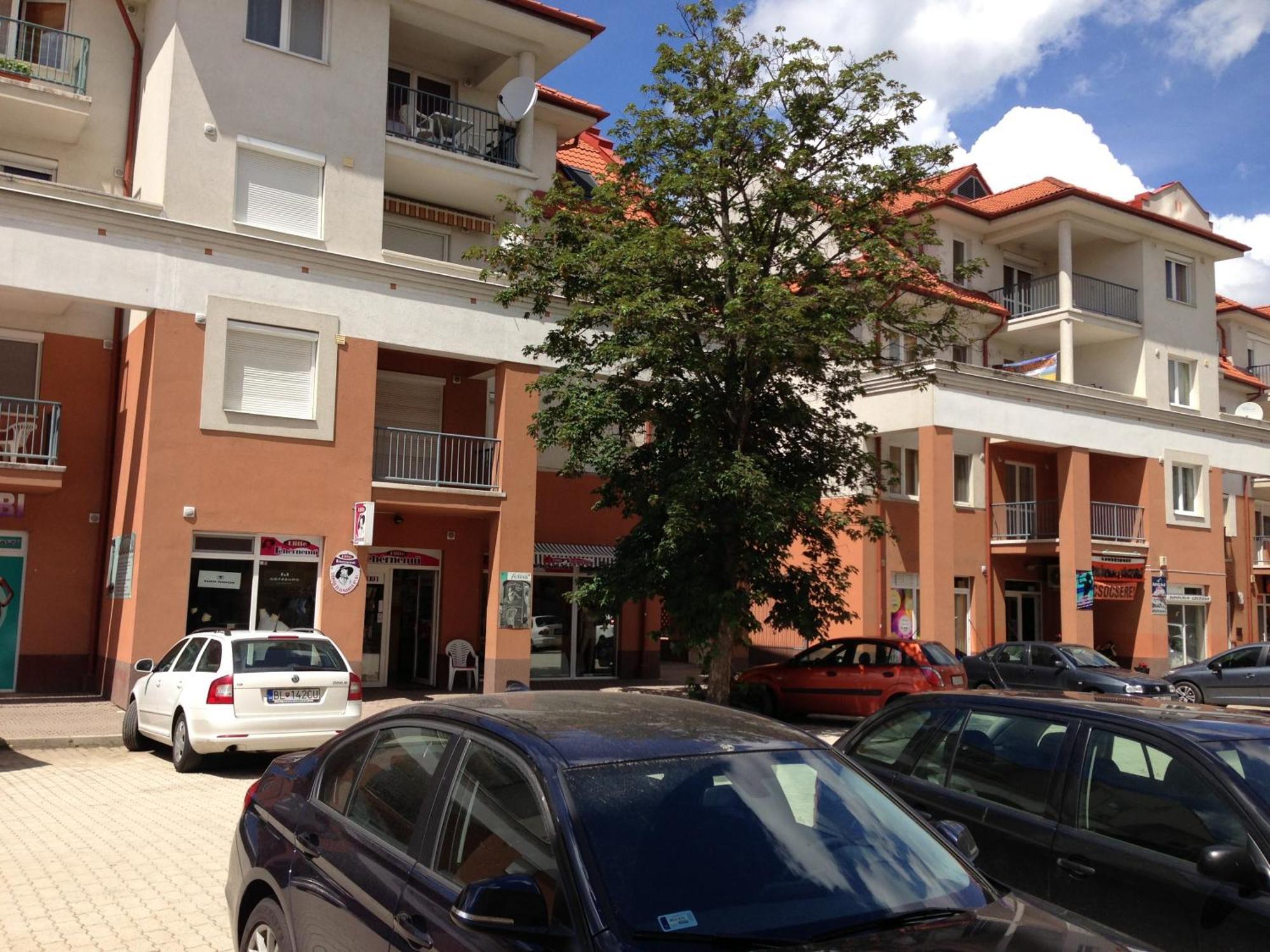 Tommy Apartman Hajduszoboszlo Exterior photo