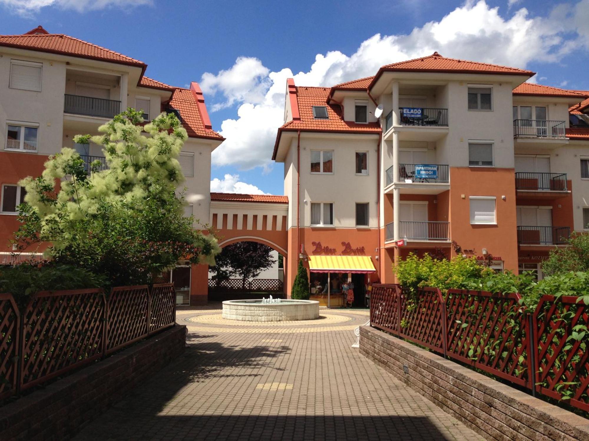 Tommy Apartman Hajduszoboszlo Exterior photo